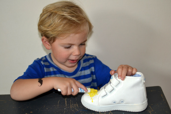 Alexander with his Monkies