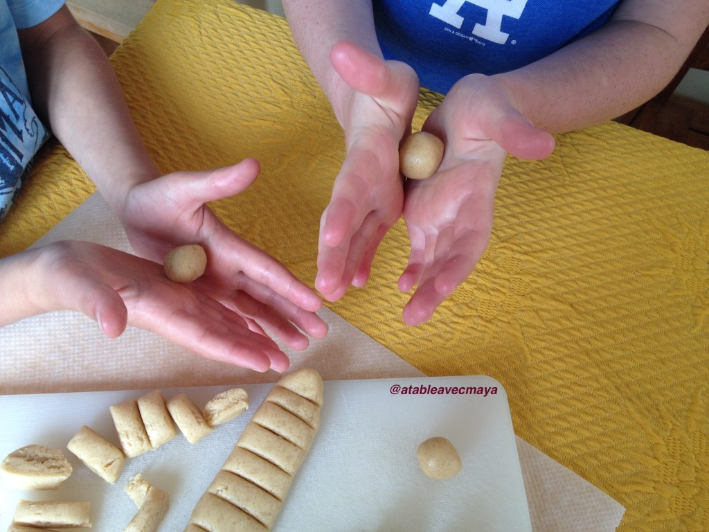 4. 4 hands rolling future biscuits