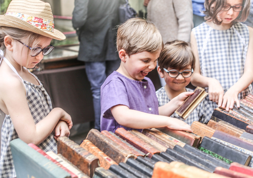 Antique market Le Village Saint Paul