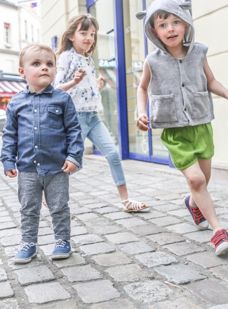 Les enfants a Paris in Montmartre