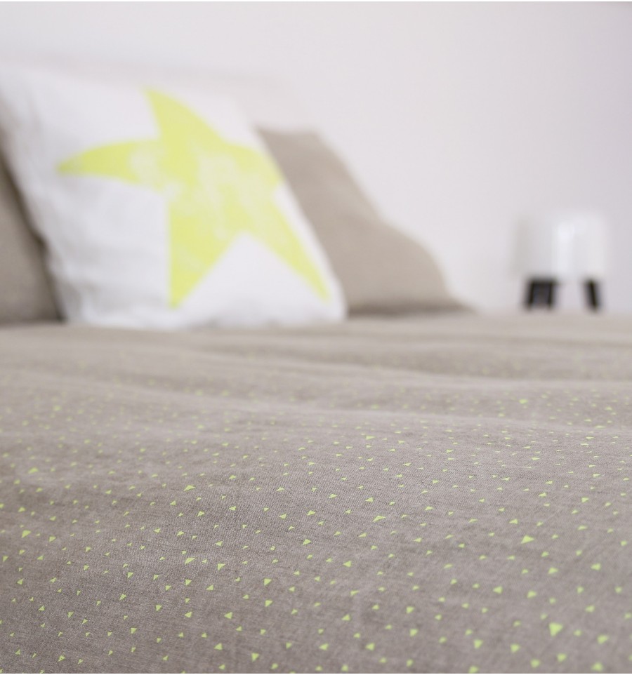 yellow-triangle-duvet-cover