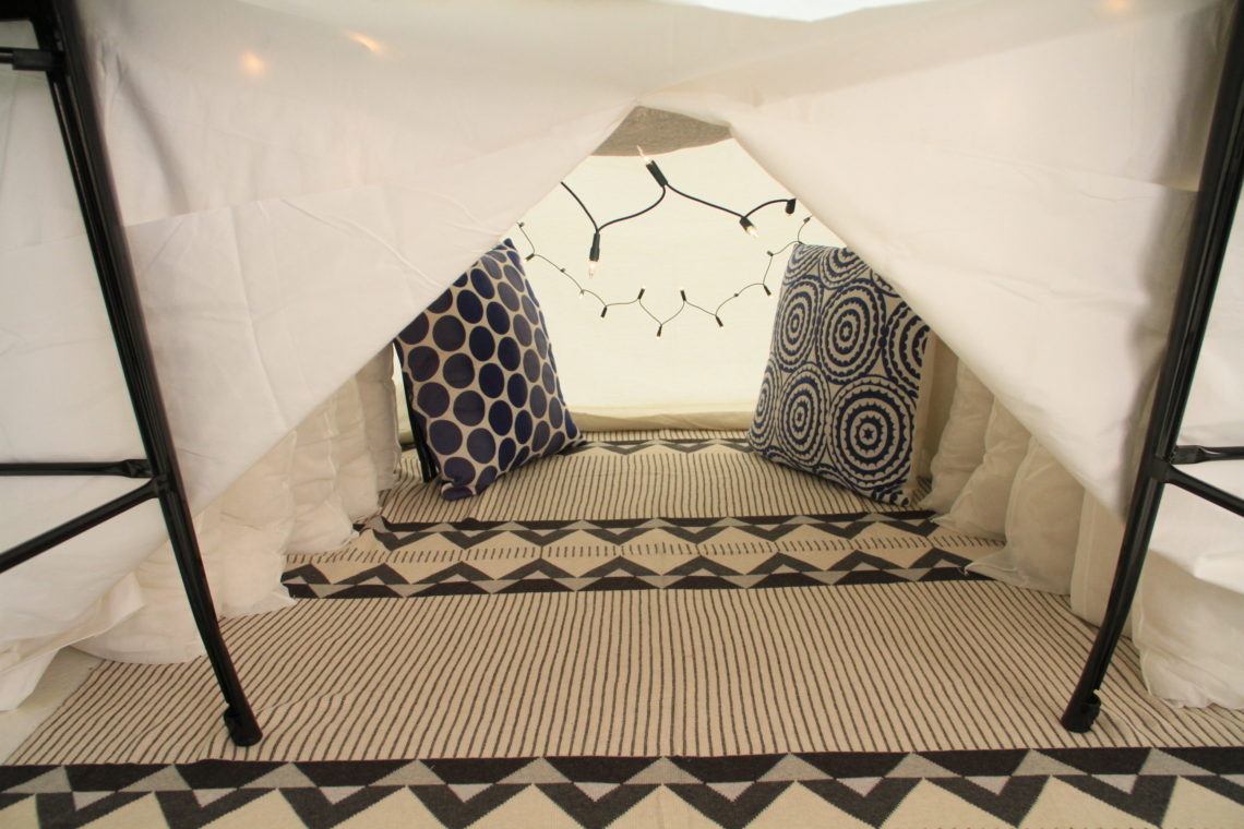 DIY THE ULTIMATE PILLOW FORT Les enfants à Paris